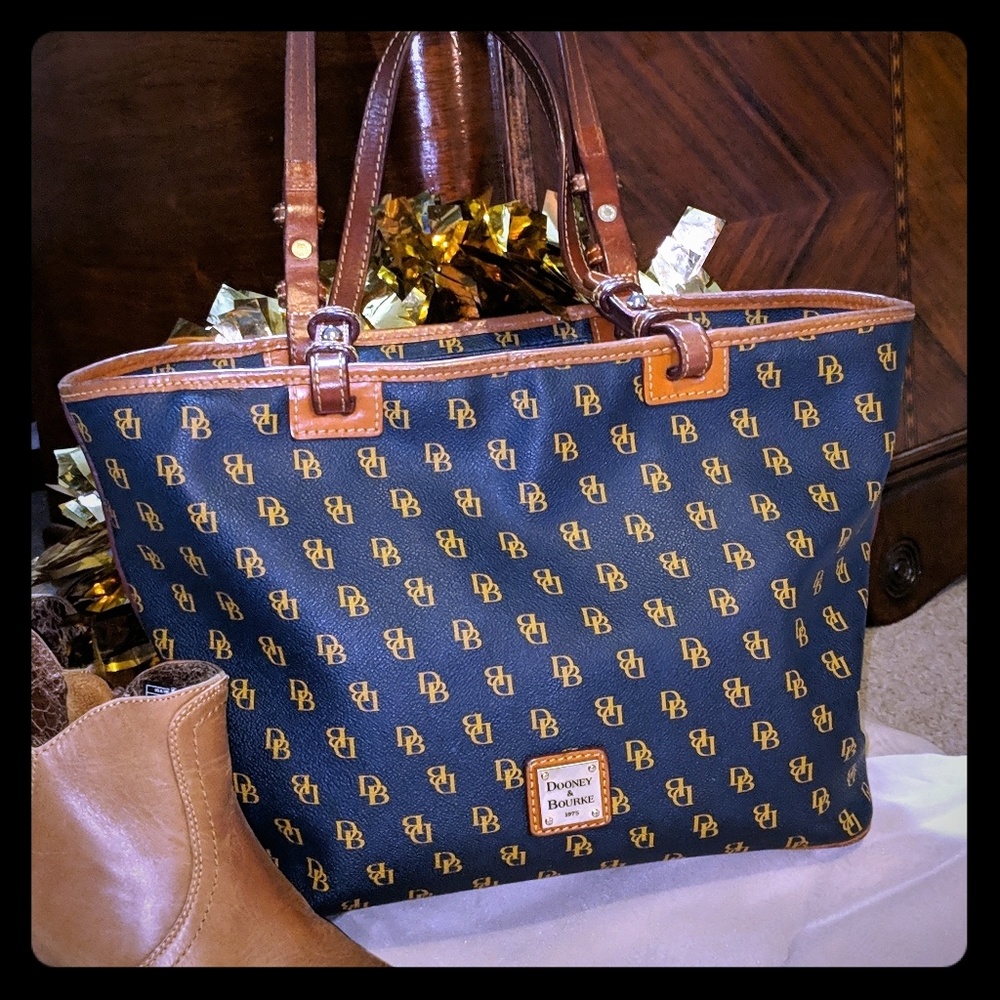 Dooney & Bourke